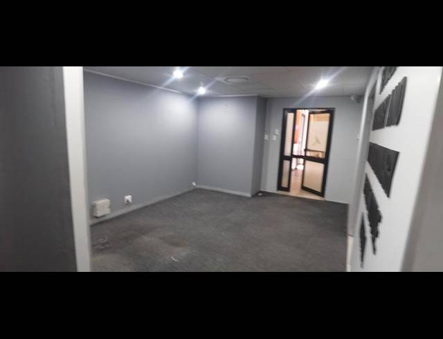 BUSINESS PROPERTY TO RENT IN HAZELDEAN